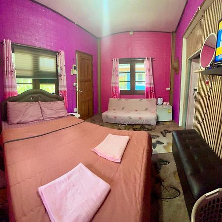 Hotel Lee Red House Ban Lak Uan Exterior foto